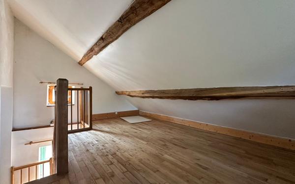 Maison à vendre    6 pièces •  Saint-Christophe-Vallon