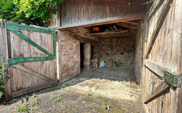 Maison à vendre    6 pièces •  Saint-Christophe-Vallon