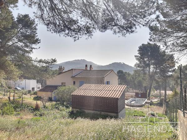Ventabren (13122) Beau terrain dans un environnement paisible et pratique