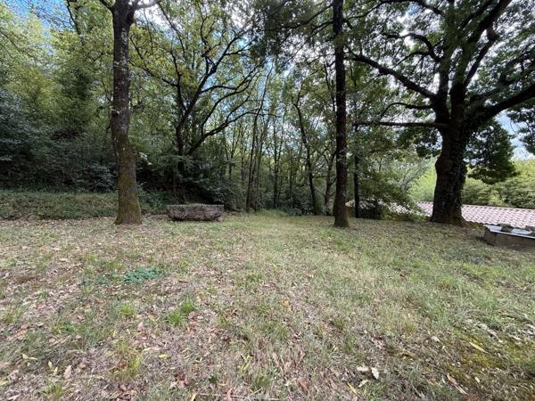 Lodève (34700) Magnifique maison contemporaine de 150 m² avec piscine à débordement et grand terrain de 10 800m² clos