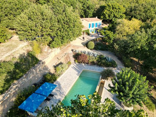 Lodève (34700) Magnifique maison contemporaine de 150 m² avec piscine à débordement et grand terrain de 10 800m² clos