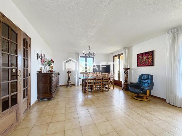 Maison familiale, quartier recherché La Crouzette, proche des plages et des commodités.