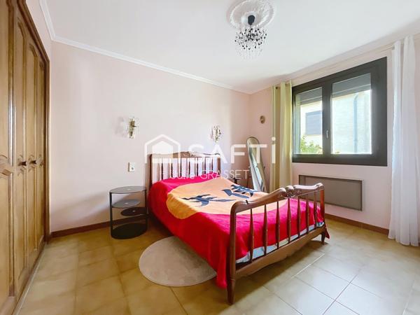 Maison familiale, quartier recherché La Crouzette, proche des plages et des commodités.