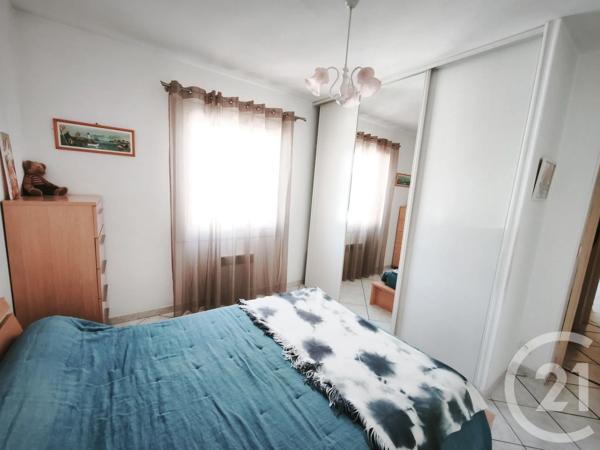 Maison à vendre  5 pièces - 102 m 2   MARIGNANE  - 13