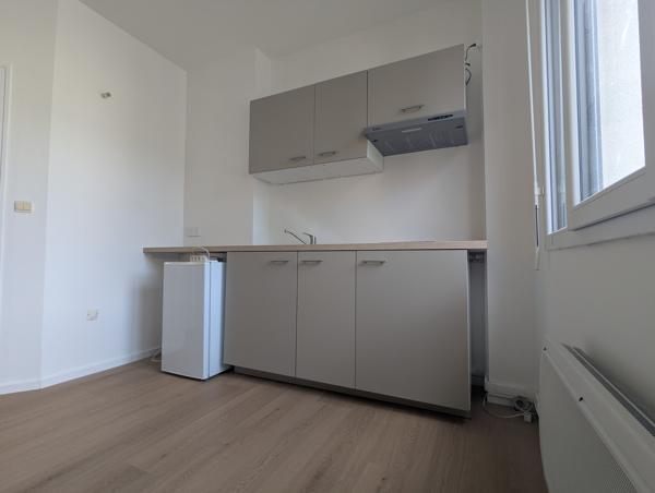 OFFRE DE RENTREE - studio 21 m2- Clermont Rabanesse - Clermont-Province
