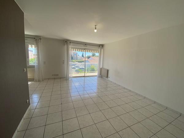 APPARTEMENT NIORT - 3 pièce(s) - 74 m2