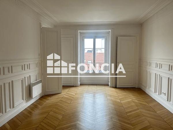 Location Appartement 3 pièces 75.14 m² - 8 RUE DE VALENCIENNES Paris 75010
