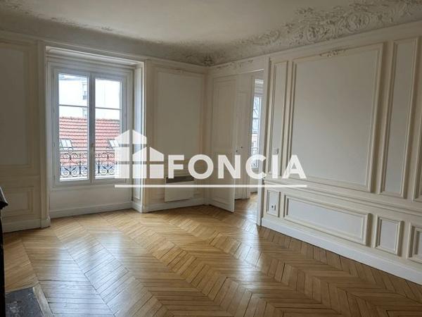 Location Appartement 3 pièces 75.14 m² - 8 RUE DE VALENCIENNES Paris 75010