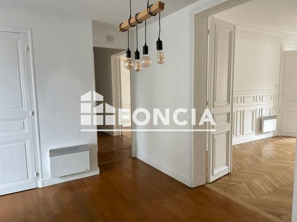Location Appartement 3 pièces 75.14 m² - 8 RUE DE VALENCIENNES Paris 75010