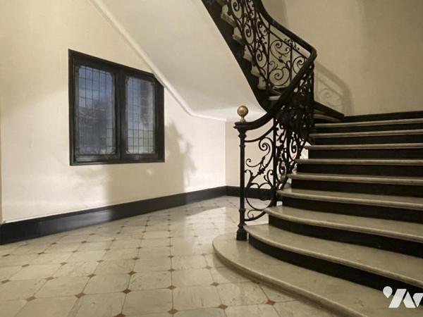 LA MADELEINE - Botanique/ Grand Boulevard - Appart. Ancien d'env. 140m² + possibilité garage