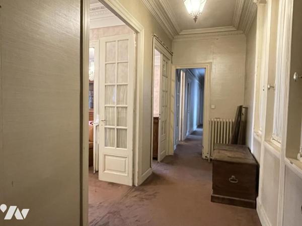 LA MADELEINE - Botanique/ Grand Boulevard - Appart. Ancien d'env. 140m² + possibilité garage