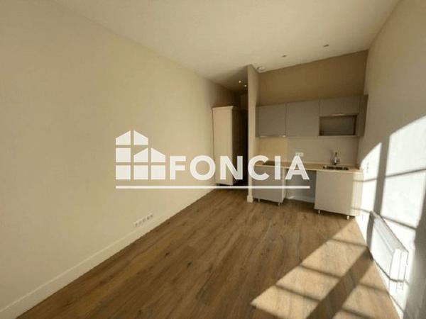 Location Studio 26.35 m² - 8 RUE PETRAMALE Avignon 84000