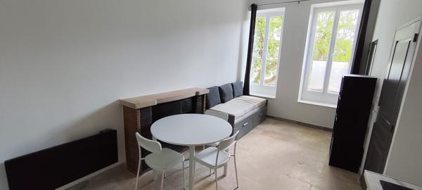 Studio meublé rénové  Bagnols-sur-Cèze (30200)