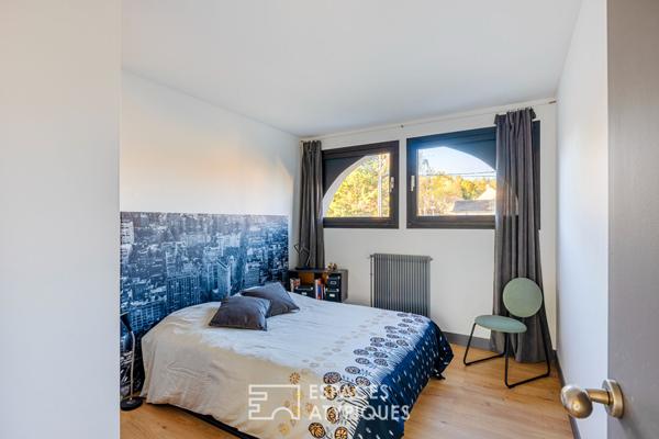 Environnement privilégié ! Maison d’architecte à Deuil-la-Barre, 15 minutes de Paris