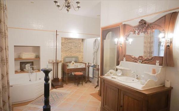 Maison à vendre |  Nontron |  8 pièces | 550 m²