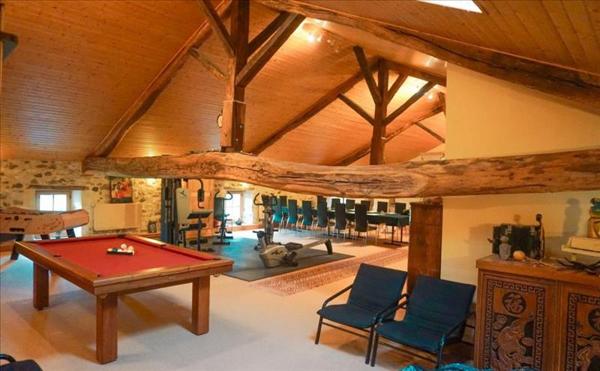 Maison à vendre |  Nontron |  8 pièces | 550 m²