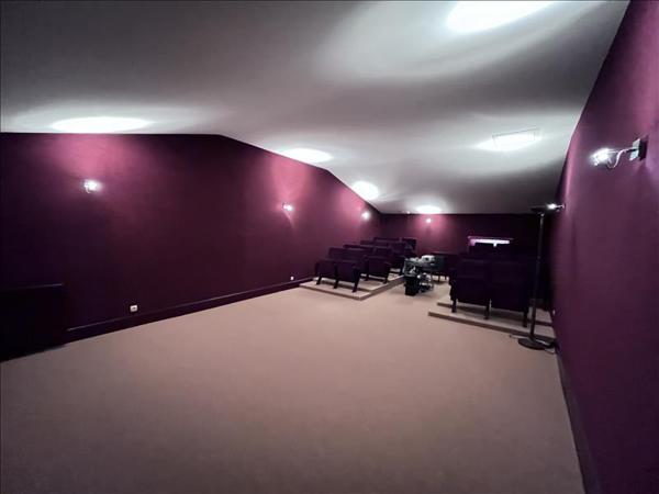 Maison à vendre |  Nontron |  8 pièces | 550 m²