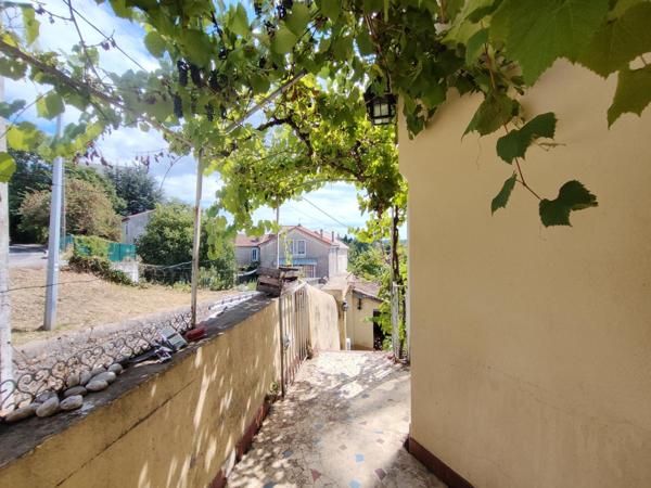 A Saisir maison en pierre au coeur d'Aubenas