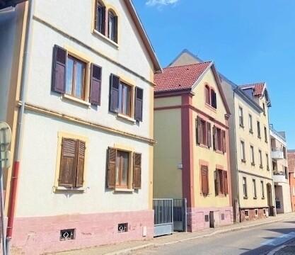 Ensemble de 3 Immeubles comprenant 13 logements d'environ 612m² au sol