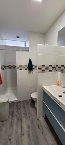 Appartement Saintes et local commercial 78m²