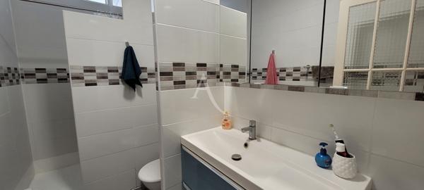 Appartement Saintes et local commercial 78m²