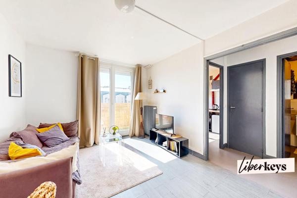 Un studio coup de cœur qui n'en a pas tout à fait l'esprit – 27,9 m² avec balcon et vue dégagée à Chelles