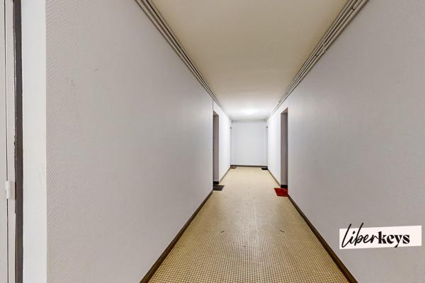 Un studio coup de cœur qui n'en a pas tout à fait l'esprit – 27,9 m² avec balcon et vue dégagée à Chelles