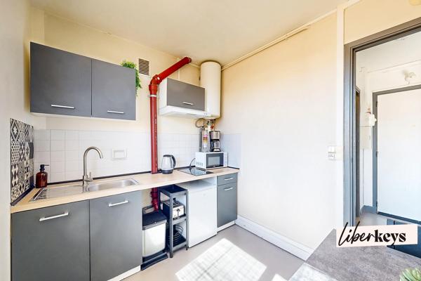 Un studio coup de cœur qui n'en a pas tout à fait l'esprit – 27,9 m² avec balcon et vue dégagée à Chelles