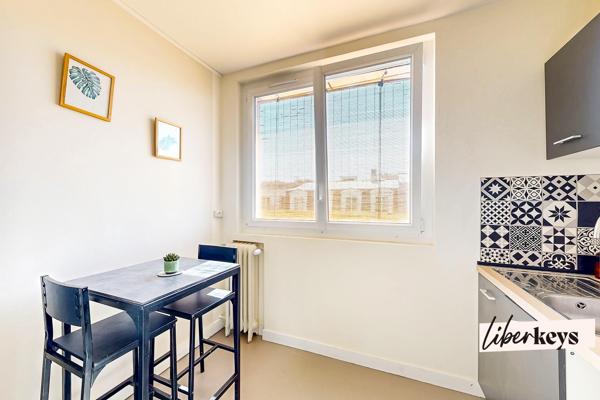 Un studio coup de cœur qui n'en a pas tout à fait l'esprit – 27,9 m² avec balcon et vue dégagée à Chelles