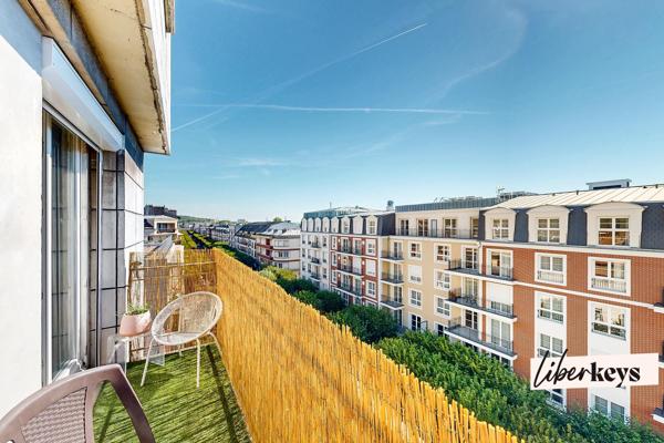 Un studio coup de cœur qui n'en a pas tout à fait l'esprit – 27,9 m² avec balcon et vue dégagée à Chelles