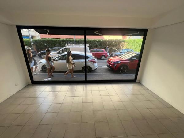 LOCAL COMMERCIAL DE 71M2 A VENDRE - SECTEUR PLAGE - CENTRE VILLE DE JUAN LES PINS (06)