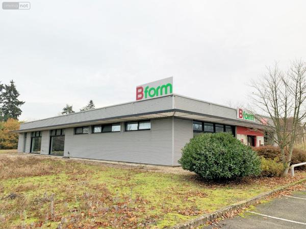 Local Professionnel et commercial à vendre à Châteaudun dans l'Eure-et-Loir (28200), ref : RCS/705