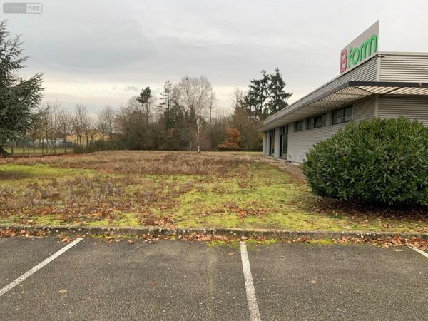 Local Professionnel et commercial à vendre à Châteaudun dans l'Eure-et-Loir (28200), ref : RCS/705