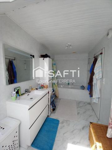 AUX PORTES DE ISSOUDUN, PAVILLON 126M² AVEC SOUS SOL ET JARDIN