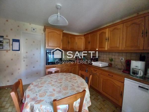 AUX PORTES DE ISSOUDUN, PAVILLON 126M² AVEC SOUS SOL ET JARDIN