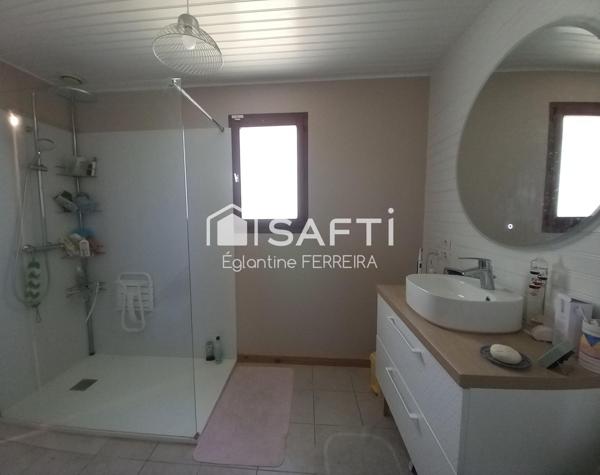 AUX PORTES DE ISSOUDUN, PAVILLON 126M² AVEC SOUS SOL ET JARDIN