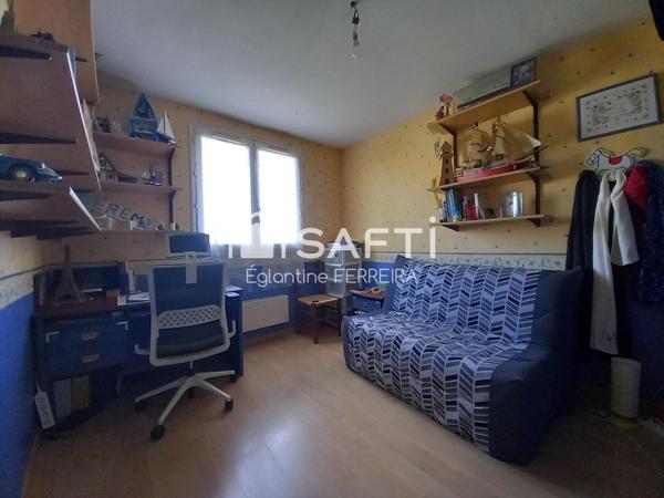 AUX PORTES DE ISSOUDUN, PAVILLON 126M² AVEC SOUS SOL ET JARDIN