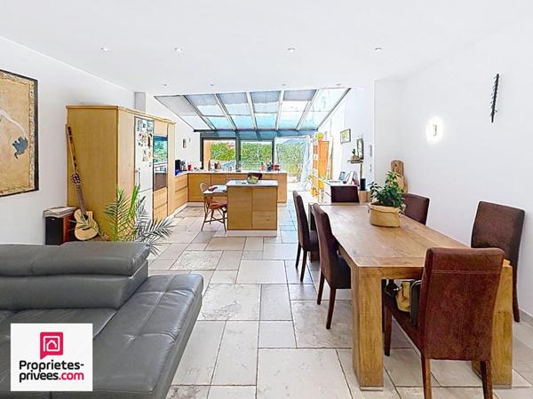 Rians Maison d'architecte récente 115 m²  sur 194 m² de terrain clos
