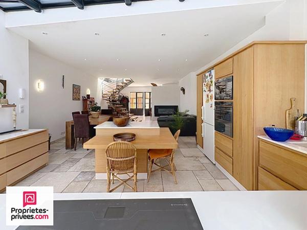 Rians Maison d'architecte récente 115 m²  sur 194 m² de terrain clos