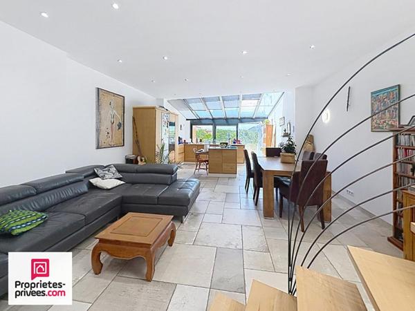 Rians Maison d'architecte récente 115 m²  sur 194 m² de terrain clos