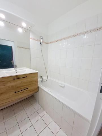 Beau studio refait à neuf