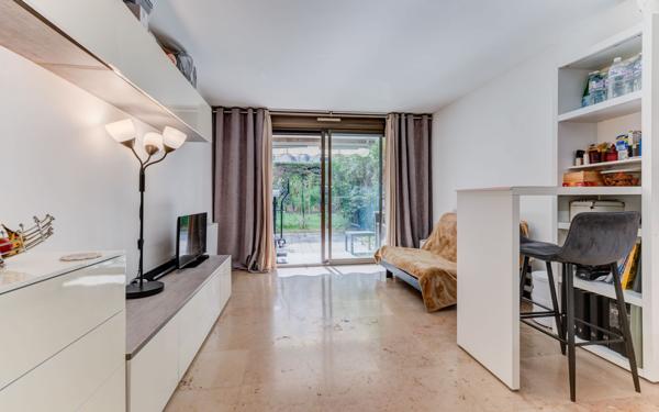 Appartement à vendre    1 pièce • 25 m2 Nice