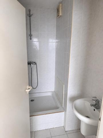 ANNEMASSE – Centre-ville – Grand T3 lumineux avec balcon et