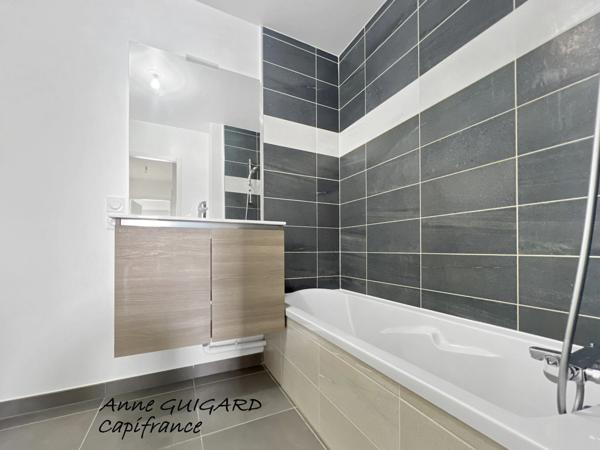 ANNECY (74) Beau 3P de 60,15m² de 2021, terrasse 12m², ouest, parking privatif