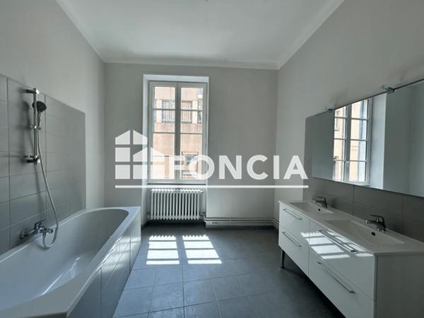Location Appartement 3 pièces 103.19 m² - 4 RUE EMILE JAMAIS Nimes 30000