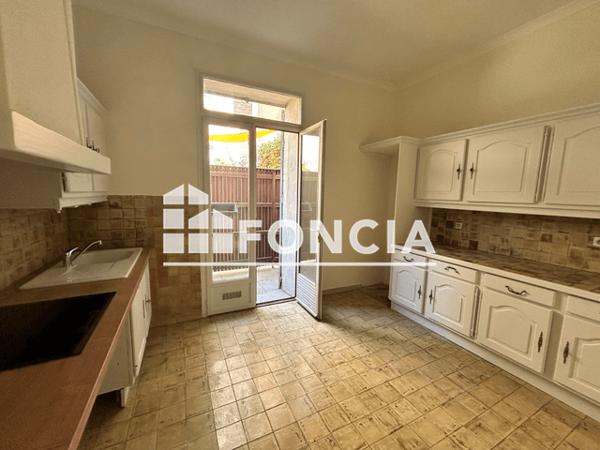 Location Appartement 3 pièces 103.19 m² - 4 RUE EMILE JAMAIS Nimes 30000