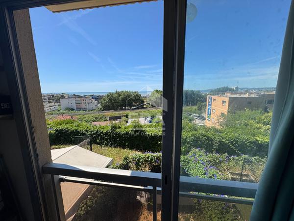 Studio avec coin nuit de 37 m² - Vue mer - Saint-Laurent-du-Var