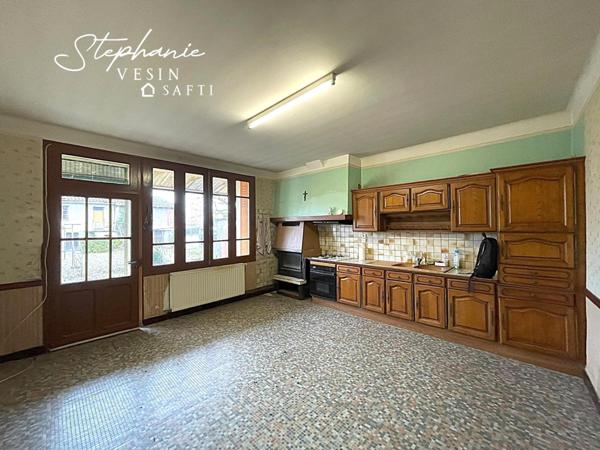 Maison de village avec jardin et grand garage