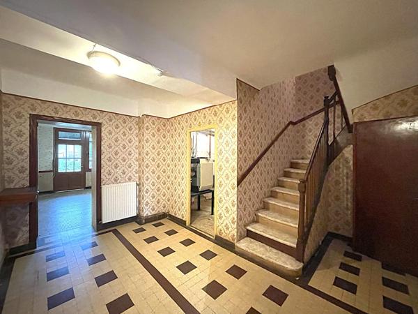 Maison de village avec jardin et grand garage