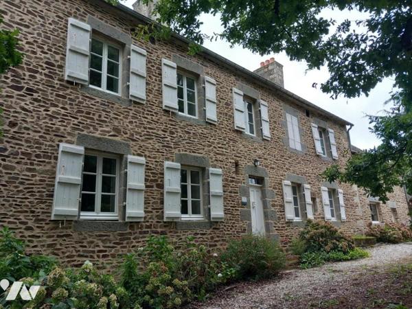 ANCIEN PRIEURE (235 m² habitables)  sur 3425 m² de terrain - piscine chauffée avec dôme